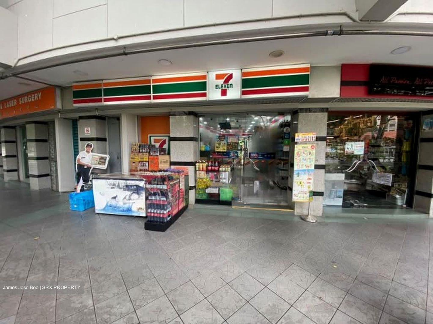 Elias Mall (D18), Retail #584082361